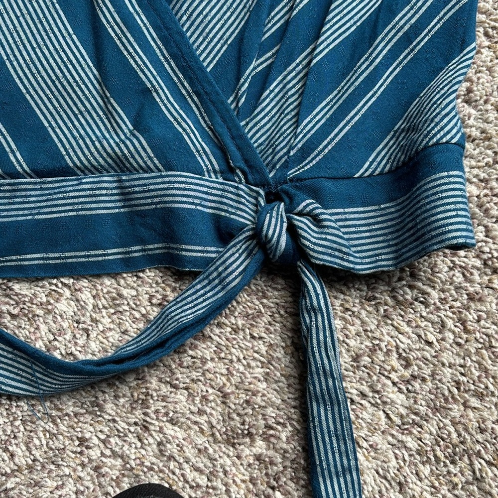 Striped Top 🦋 - Picture 4 of 7